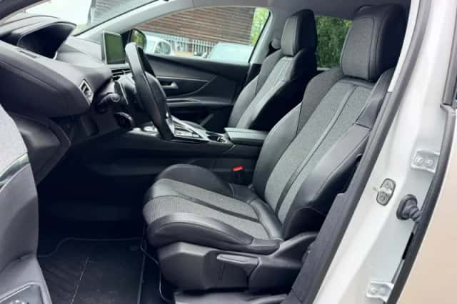 Peugeot 5008 (2019) thumbnail 4