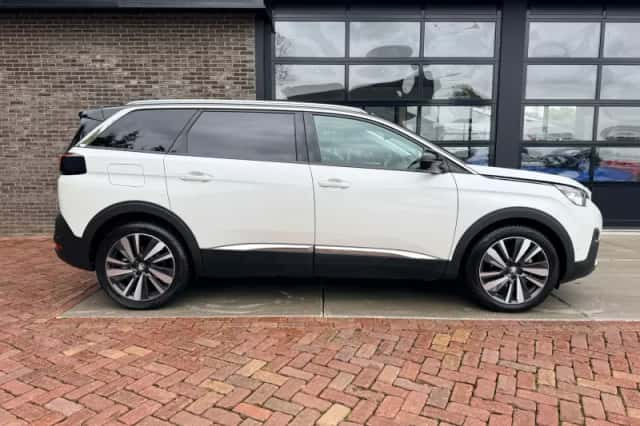 Peugeot 5008 (2019) thumbnail 6