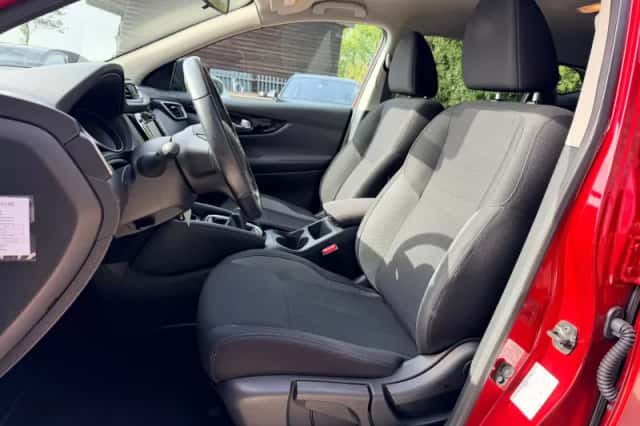 Nissan Qashqai (2018) thumbnail 4
