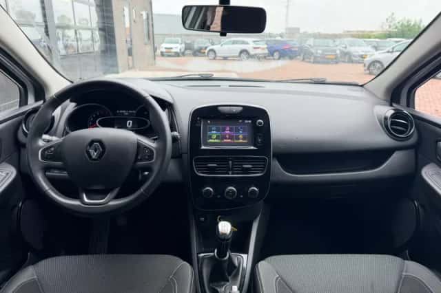 Renault Clio (2017) thumbnail 3