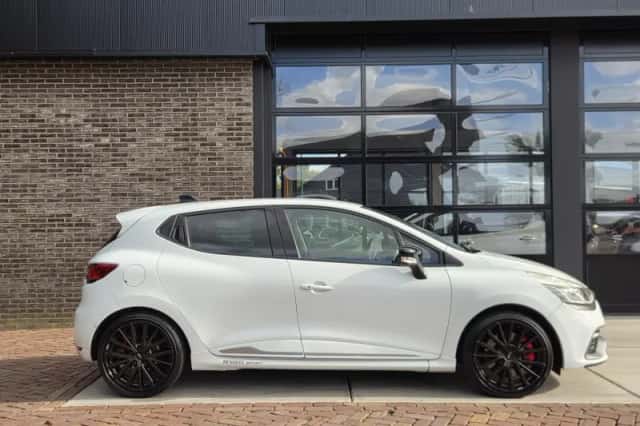 Renault Clio (2016) thumbnail 6