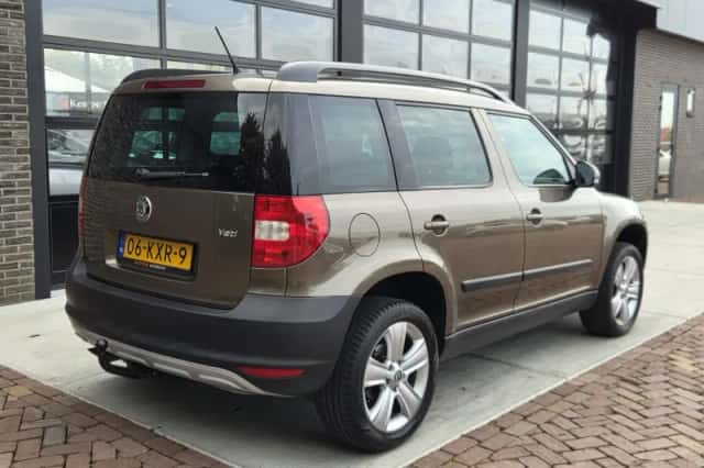 Škoda Yeti (2010) thumbnail 2