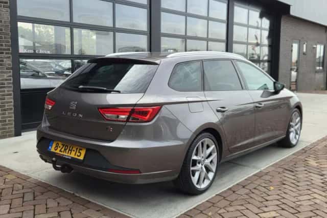 SEAT Leon (2015) thumbnail 2