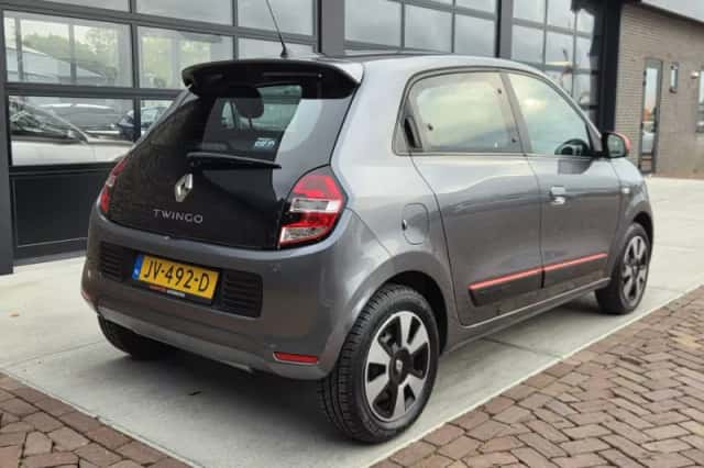 Renault Twingo (2016) thumbnail 2