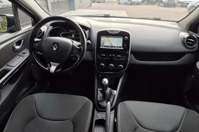 Renault Clio (2015) thumbnail 3