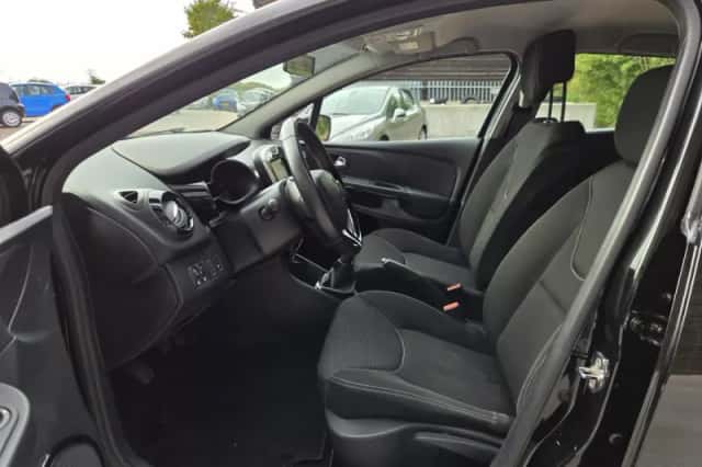 Renault Clio (2015) thumbnail 5