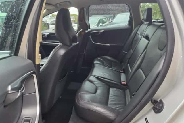 Volvo XC60 (2012) thumbnail 5