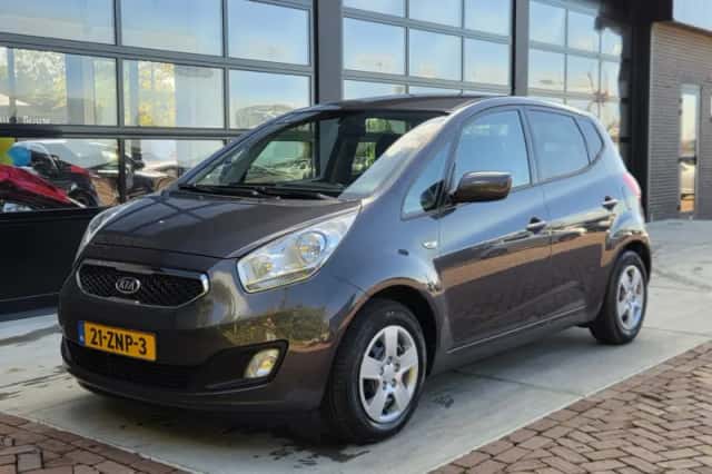Kia Venga (2013) thumbnail 1