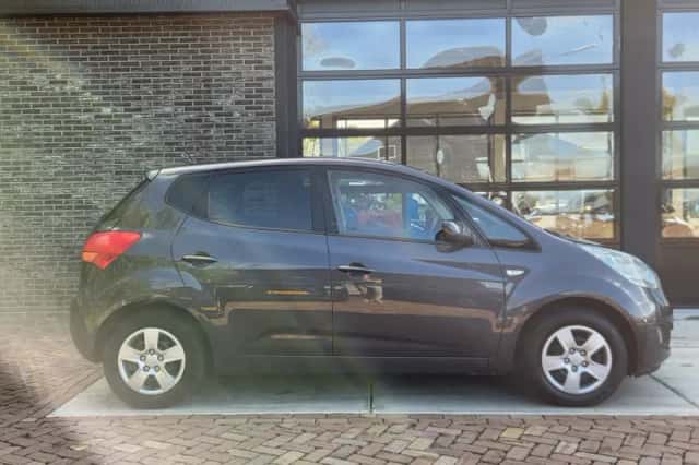 Kia Venga (2013) thumbnail 6