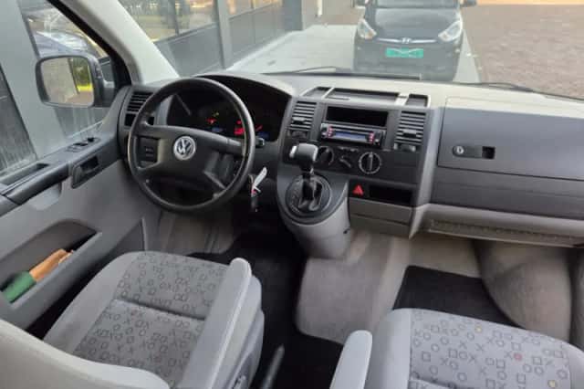 Volkswagen Transporter (2006) thumbnail 3