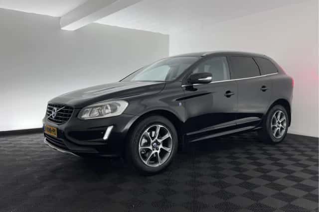 Volvo XC60 (2015) thumbnail 4
