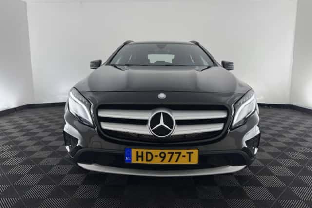 Mercedes-Benz GLA-Klasse (2015) thumbnail 3