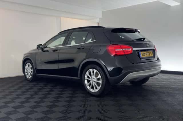 Mercedes-Benz GLA-Klasse (2015) thumbnail 5