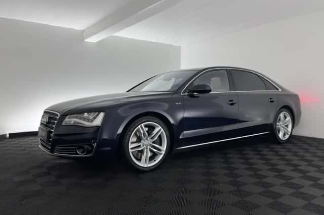 Audi A8 (2012) thumbnail 3