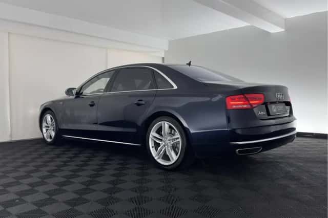 Audi A8 (2012) thumbnail 4