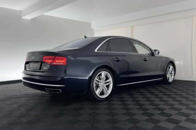 Audi A8 (2012) thumbnail 6