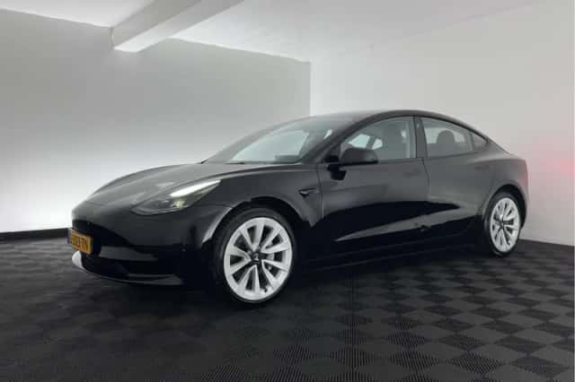 Tesla Model 3 (2023) thumbnail 4