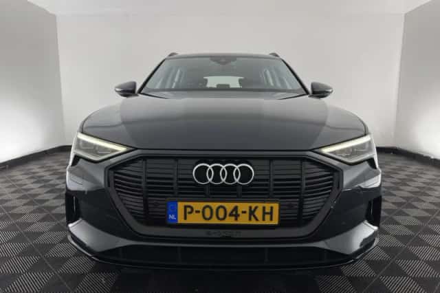 Audi e-tron (2022) thumbnail 3