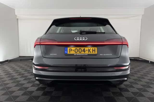 Audi e-tron (2022) thumbnail 6