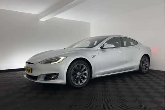 Tesla Model S (2018) thumbnail 4