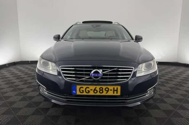 Volvo V70 (2015) thumbnail 3