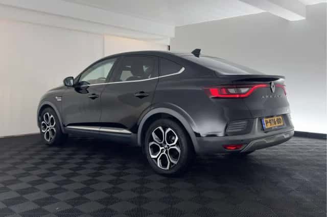 Renault Arkana (2022) thumbnail 5