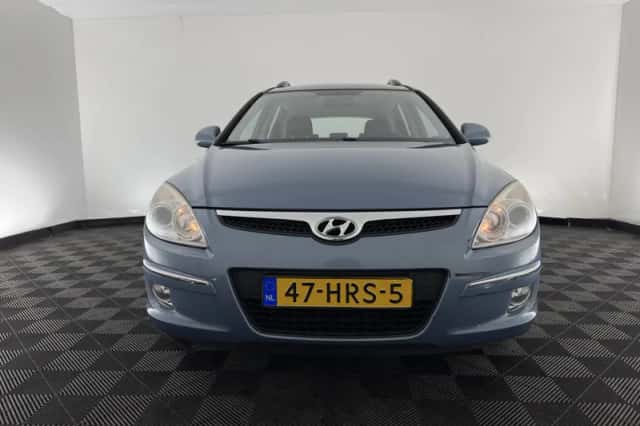 Hyundai i30 (2009) thumbnail 3