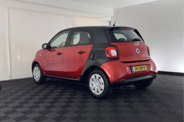Smart Forfour (2016) thumbnail 5