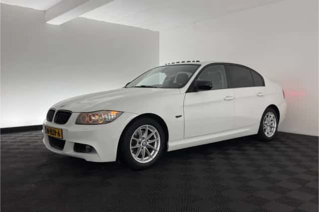 BMW 3-Serie (2010) thumbnail 4