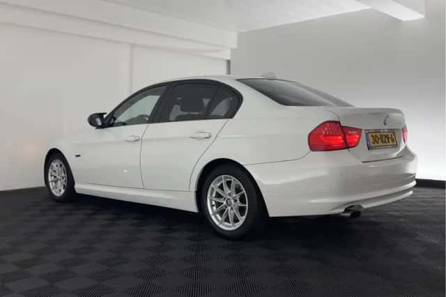 BMW 3-Serie (2010) thumbnail 5