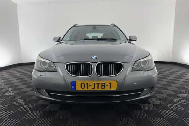 BMW 5-Serie (2009) thumbnail 3