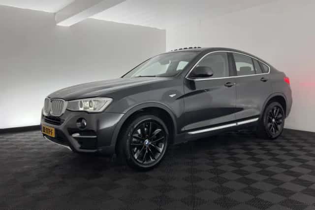BMW X4 (2016) thumbnail 4