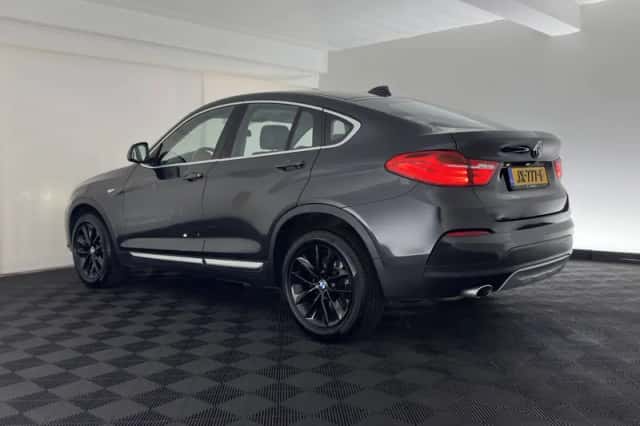 BMW X4 (2016) thumbnail 5
