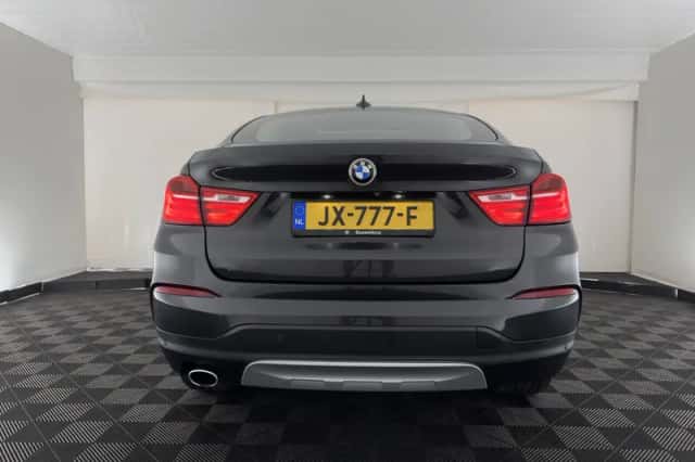 BMW X4 (2016) thumbnail 6
