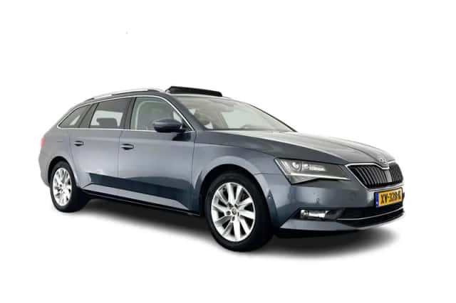 Škoda Superb (2018) thumbnail 1