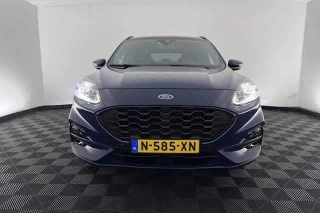 Ford Kuga (2022) thumbnail 3
