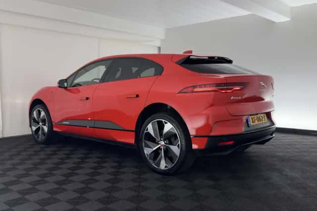 Jaguar I-Pace (2018) thumbnail 5
