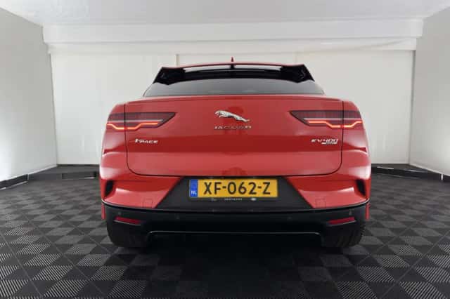 Jaguar I-Pace (2018) thumbnail 6