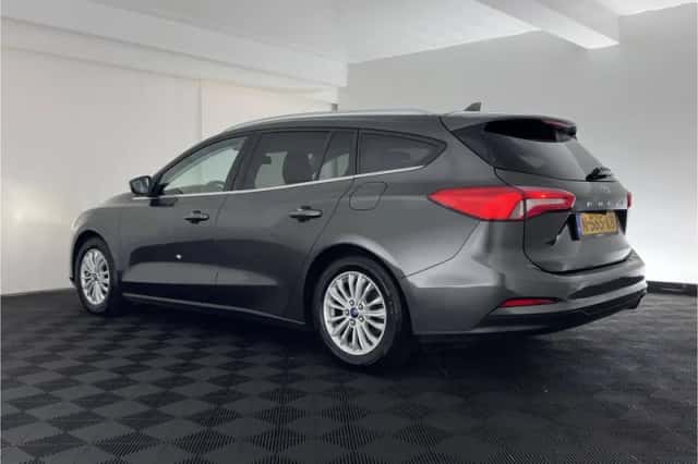 Ford Focus (2021) thumbnail 5