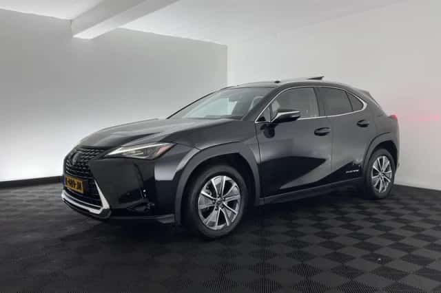 Lexus UX (2020) thumbnail 4