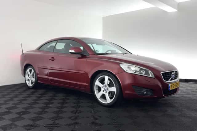 Volvo C70 (2011) thumbnail 3