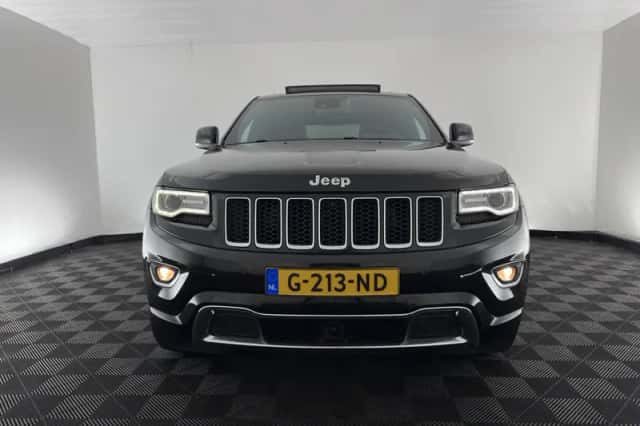 Jeep Grand Cherokee (2016) thumbnail 3