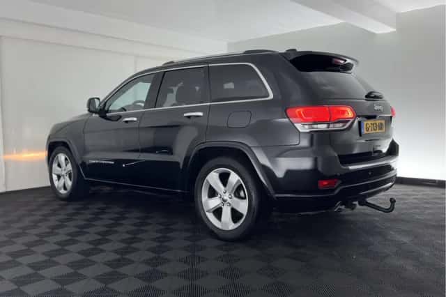 Jeep Grand Cherokee (2016) thumbnail 5
