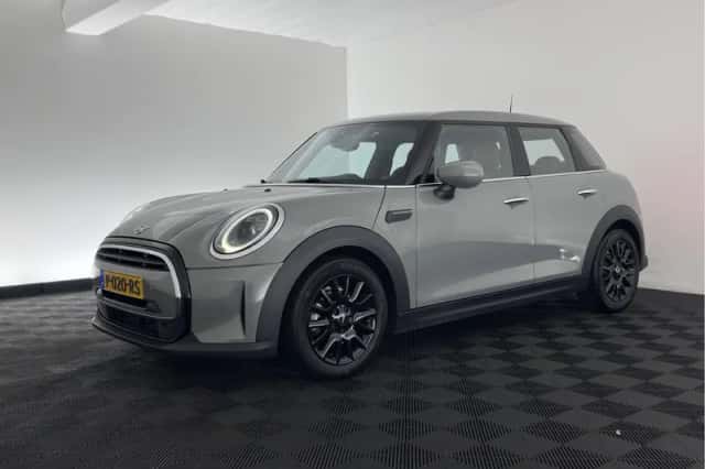 MINI One (2022) thumbnail 4