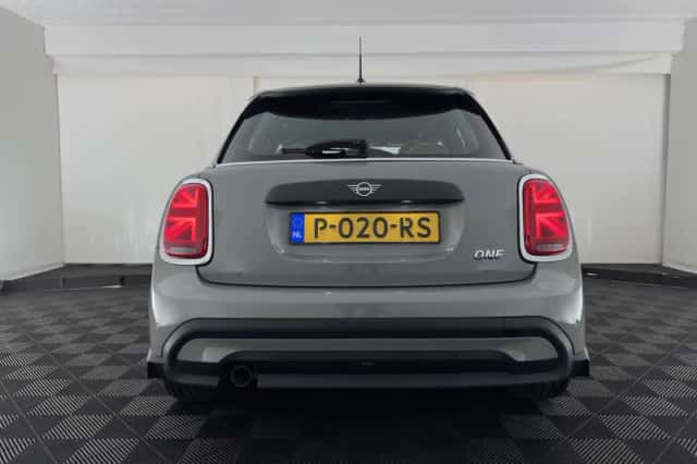 MINI One (2022) thumbnail 6