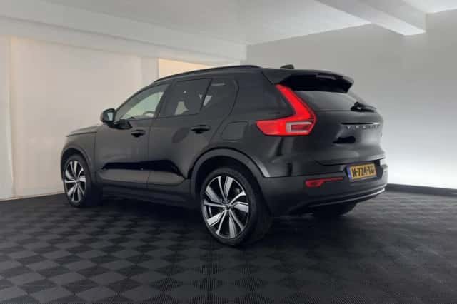 Volvo XC40 (2021) thumbnail 5