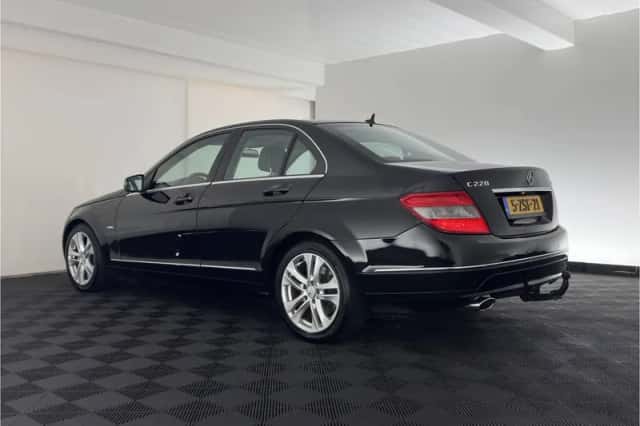 Mercedes-Benz C-Klasse (2011) thumbnail 5