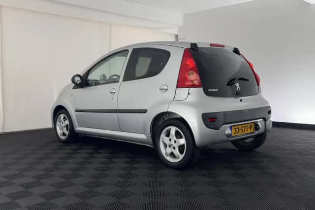 Peugeot 107 (2011) thumbnail 5