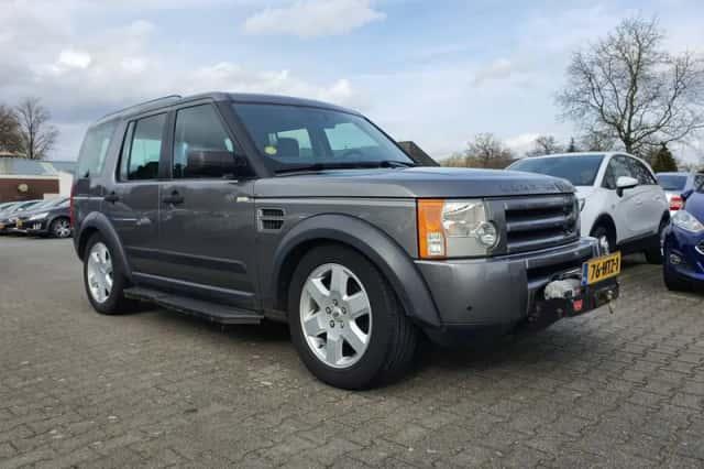 Land Rover Discovery (2009) thumbnail 1