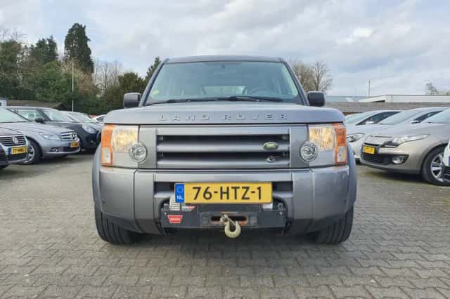 Land Rover Discovery (2009) thumbnail 2